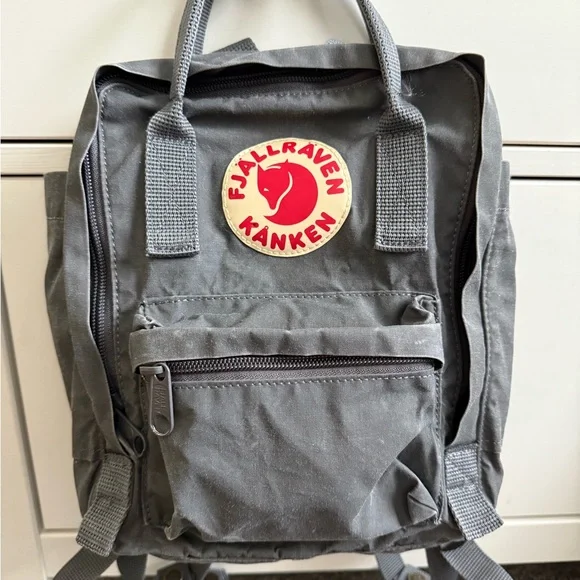 Kånken Gray Water Repellent backpack - Picture 1 of 4